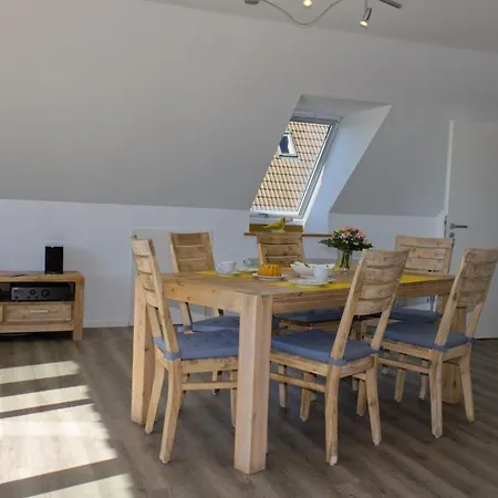 Inselblume 26 - Mit Balkon In Meeschendorf